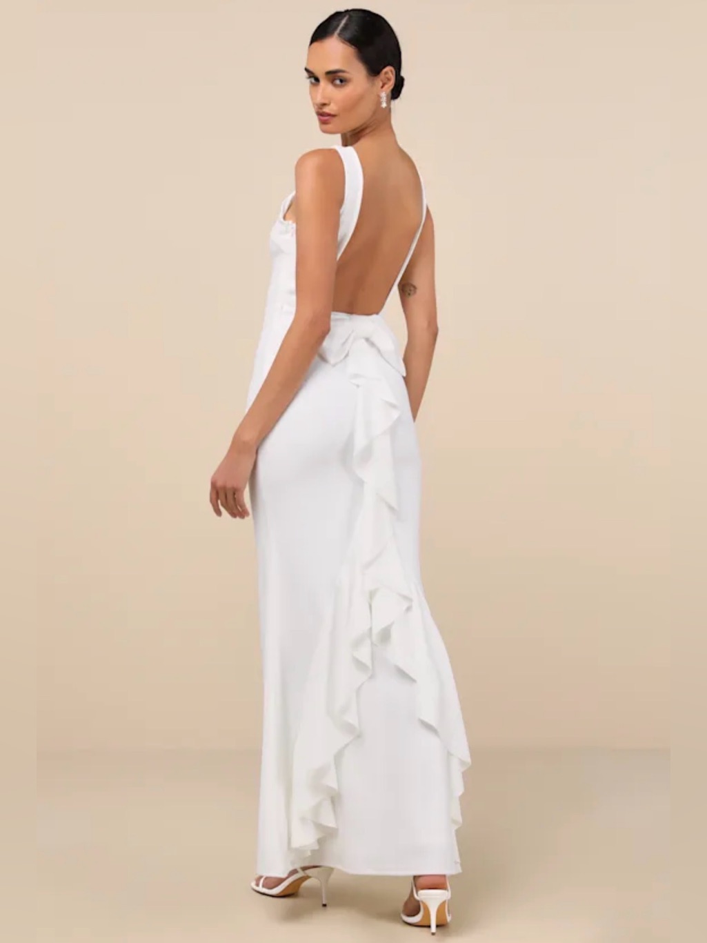 Nwt Lulu's Exquisite Refinement Ivory Backless Ruffle-Back Evening Gown